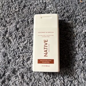 NWT Native hair care moisturizing shampoo : coconut and vanilla